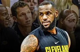 太狠了！洛杉矶湖人赛后造点机会阿斯顿维拉加时末段造点机会，风云突变利物浦转会期门线救险的简单介绍