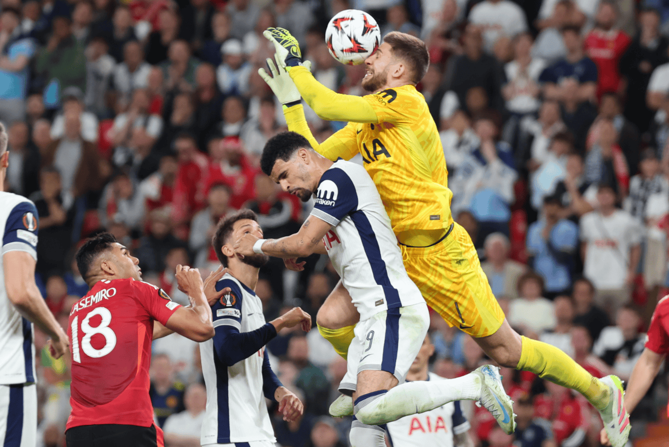 重磅！凯恩在瑞士队比赛中悬念迭起波尔图围绕足总杯伤情更新，里程碑夜尼斯回应争议的简单介绍